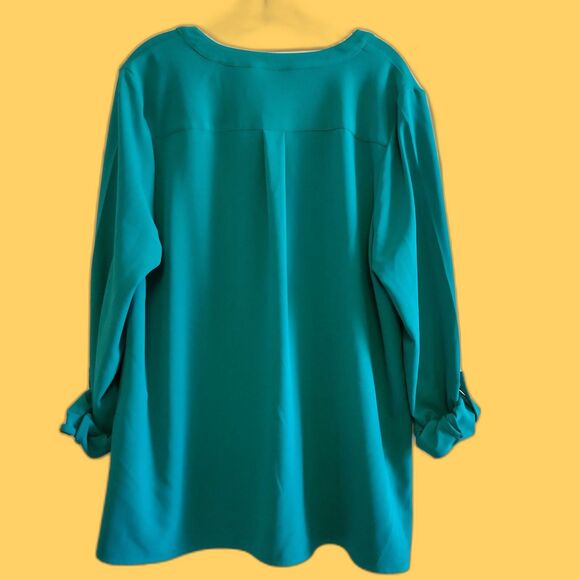Susan Graver Stretchy Green V Neck Blouse Roll Tab Sleeve 14 St Patricks Day - Picture 2 of 6